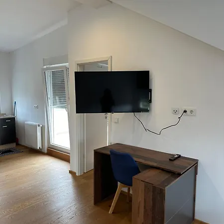 Mari Apartment *